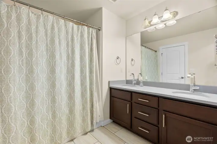 Upstairs Hallway full bathroom.