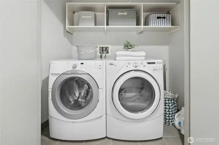 Side-by-Side Washer/Dryer Closet