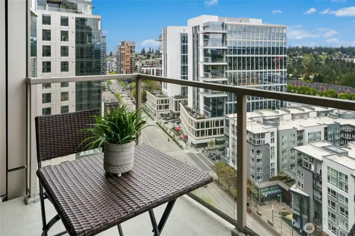 Enjoy Mtn & City View from Private Balcony