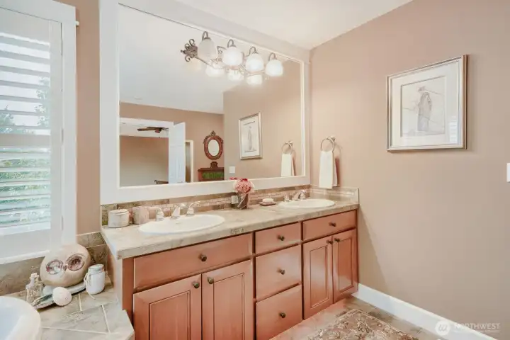 Primary 5-Piece Bath on Upper Floor