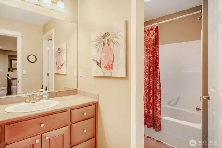 2nd Full Bath Upper Floor