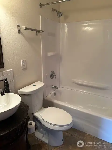 One of the many bathrooms, all well appointed