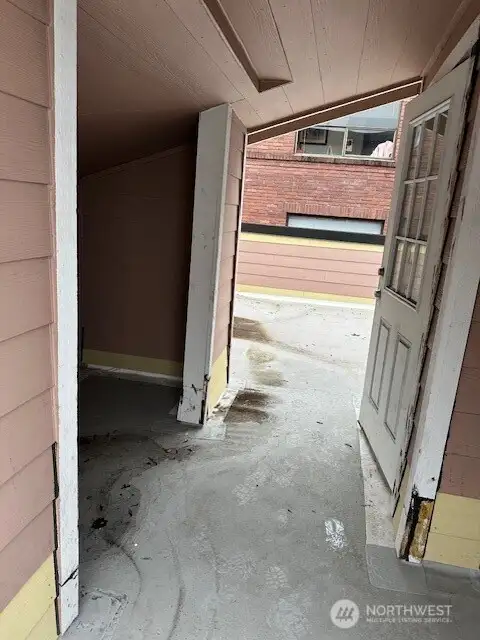 Covered deck area at exit to deck