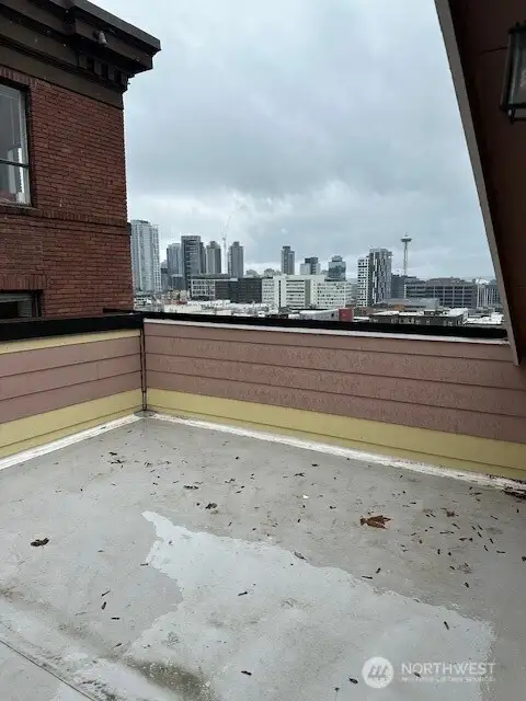 The south side large entertainment deck area