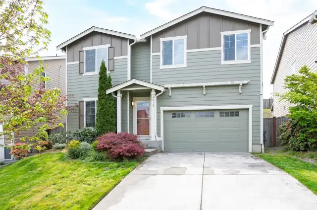Enjoy space, style, and comfort in this move-in ready home located in the desirable Lake Park Community!