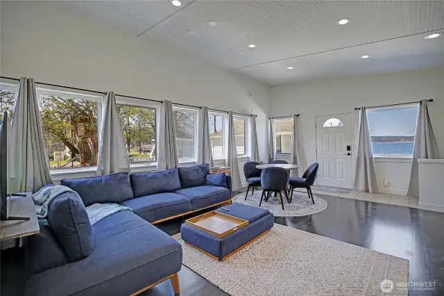 Apartment above garage with a view