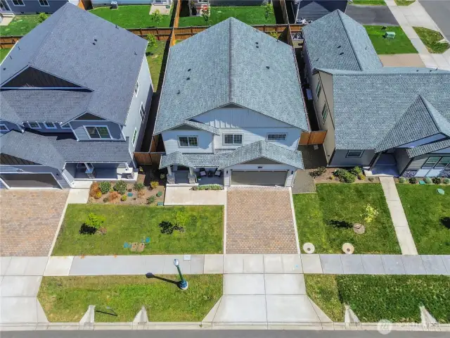 Great location close to I-5, JBLM, shops, parks, schools and dinning.