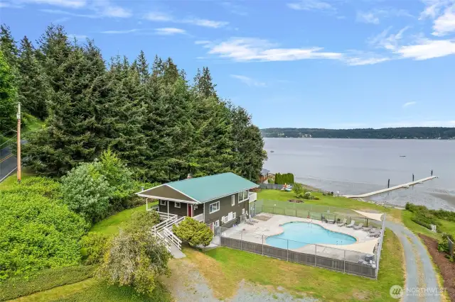 Private pool, clubhouse, game room.