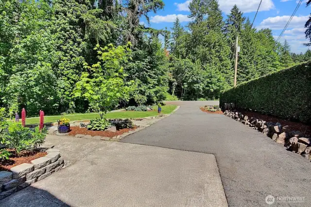 Plenty of driveway and culdesac parking.