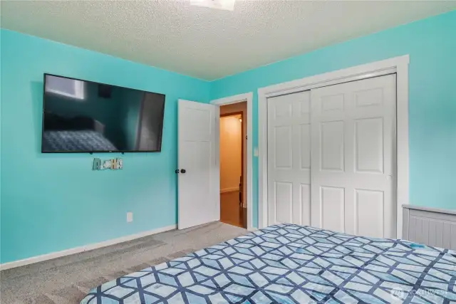 All bedrooms have new carpet