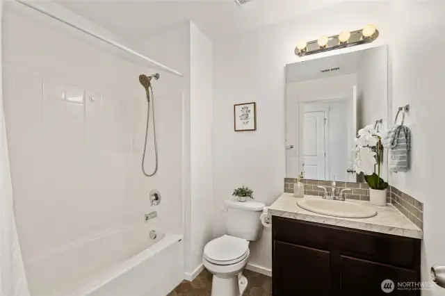 Upper Hallway Bathroom
