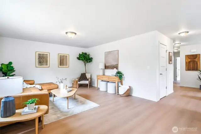Photographs are for illustrative purposes only. Features, finishes, interior/exterior colors, landscaping and floorplan shown may vary from actual homes built.