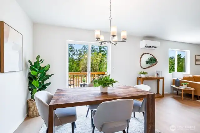 Photographs are for illustrative purposes only. Features, finishes, interior/exterior colors, landscaping and floorplan shown may vary from actual homes built.