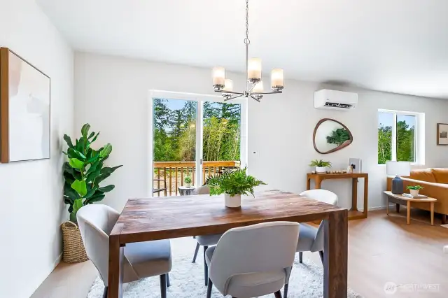 Photographs are for illustrative purposes only. Features, finishes, interior/exterior colors, landscaping and floorplan shown may vary from actual homes built.