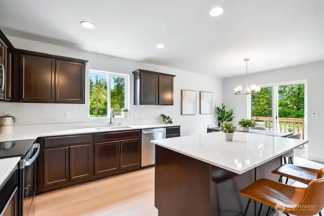 Photographs are for illustrative purposes only. Features, finishes, interior/exterior colors, landscaping and floorplan shown may vary from actual homes built.