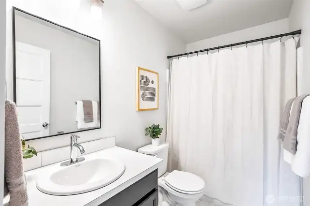 Photographs are for illustrative purposes only. Features, finishes, interior/exterior colors, landscaping and floorplan shown may vary from actual homes built.