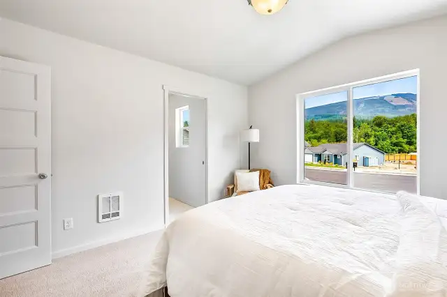 Photographs are for illustrative purposes only. Features, finishes, interior/exterior colors, landscaping and floorplan shown may vary from actual homes built.