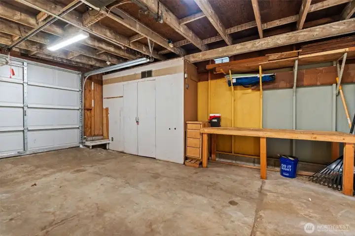 Detached garage