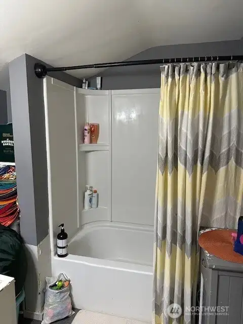 The shower area to the bathroom