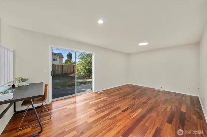 Large Family room w/sliding door out to the patio.