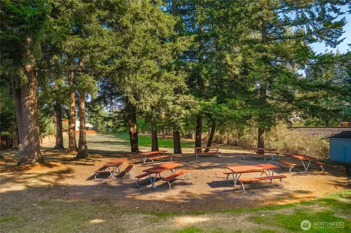 Rosewood Parke picnic area