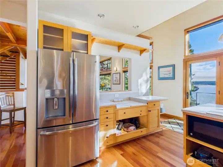 Marble pastry countertop for the flakiest of pie crusts