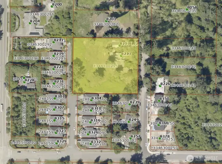 Rare to find this size of property in today's world yet still right in the thick of it all.