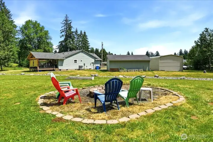 Fire-Pit Fire-Pit
