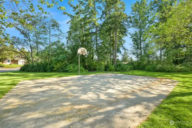 Basketball hoop at Ridgemont Park