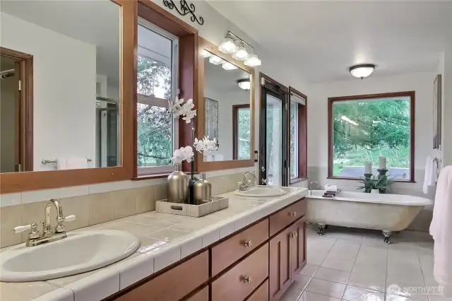 Huge primary ensuite. 2 walk in closets!