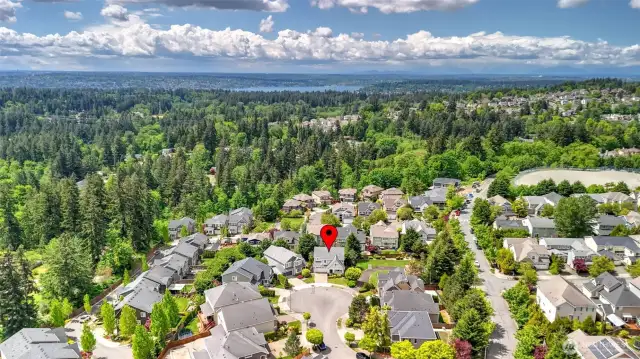 Fantastic neighborhood and location! Walk to Newcastle Elementary!