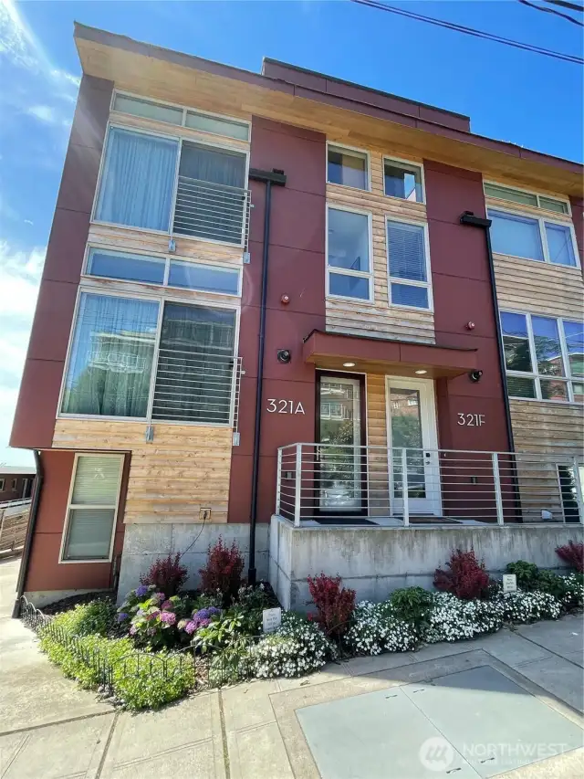 Corner unit