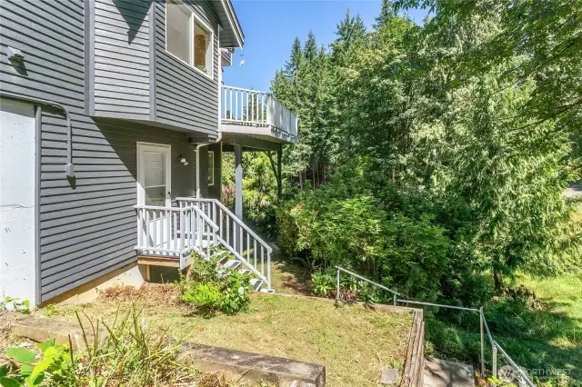 Convenient separate entrance to the mother-in-law suite located on the side of the property.