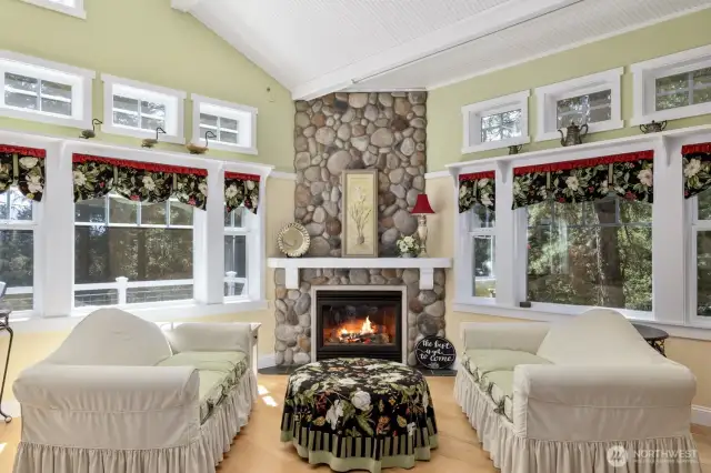 Gas fireplace