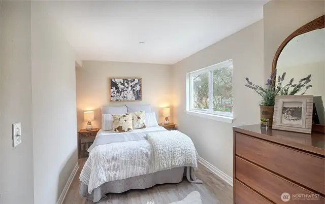 Second bedroom alternative without a crib.