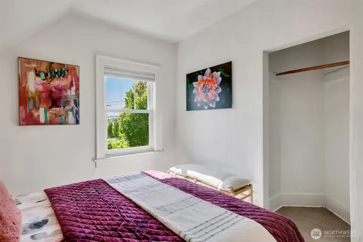 Another shot of that room.
