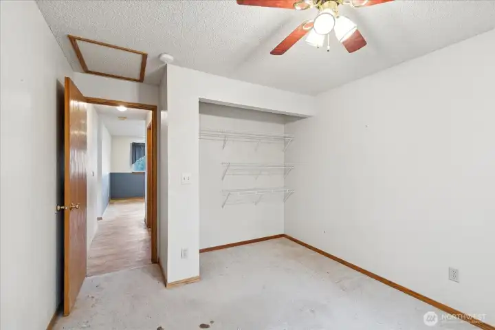 2nd bedroom