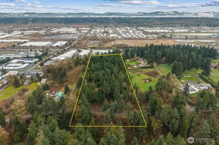 Approximate Lot Lines/Buyer to verify