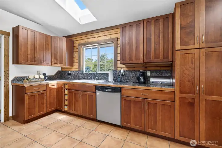 Plenty of beautiful cabinets for storage in the kitchen. Plenty of beautiful cabinets for storage in the kitchen.