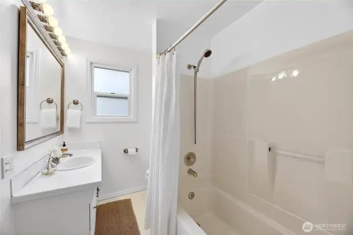 Full bath, main floor