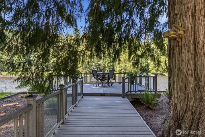 Trex Decking From the House to the River Trex Decking From the House to the River