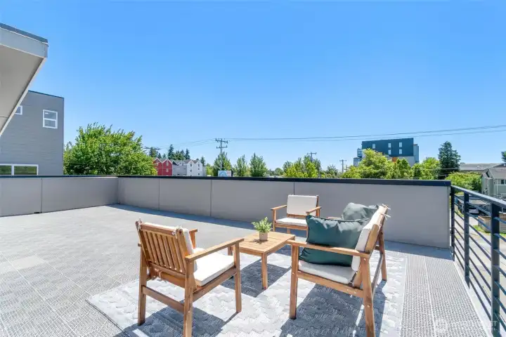 Southwest Exposure Roof Deck perfect for Relaxing/Entertaining Southwest Exposure Roof Deck perfect for Relaxing/Entertaining