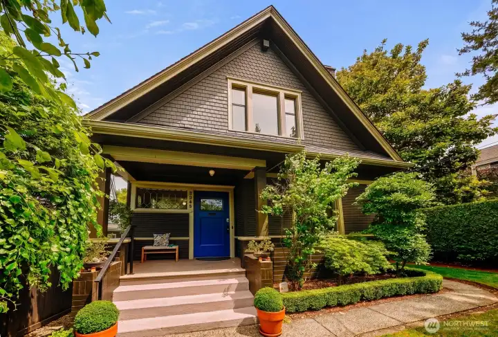 Welcome to this turn-of -the-century charmer on a 4,000 sq ft corner lot in sought after North Capitol Hill.