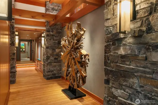 Perfect home for this wonderful teak root.