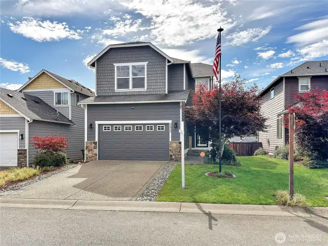 Welcome home to Meadows at Rock Creek. Just minutes to Tahoma High School, Grocery Stores, Restaurants, Shopping, Parks, and so much more!