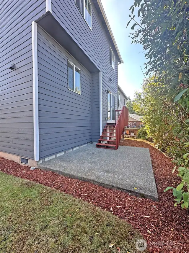 BBQs, firepit, or perfect space to eat outside on a nice day