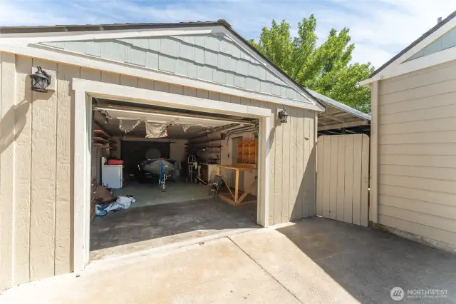Deep garage possible tandem parking