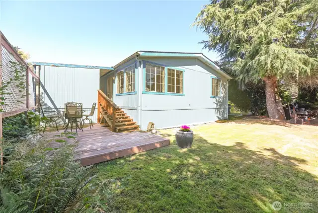 Spacious and private deck~