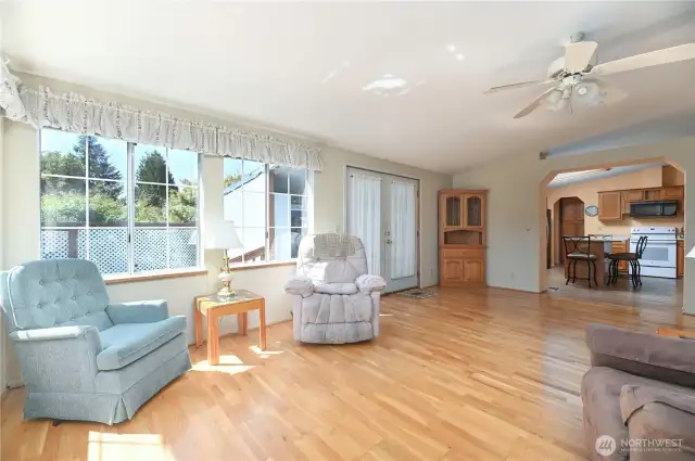 Open floor plan into one of two living rooms~