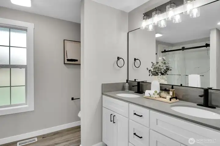Primary 3/4 bath